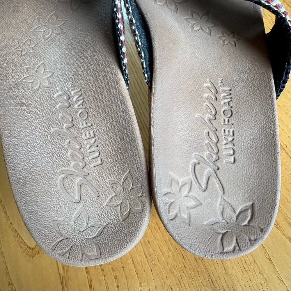 Skechers Beverlee Delighted Wedge Sandals Multi Rainbow Luxe Foam Womens Size 10